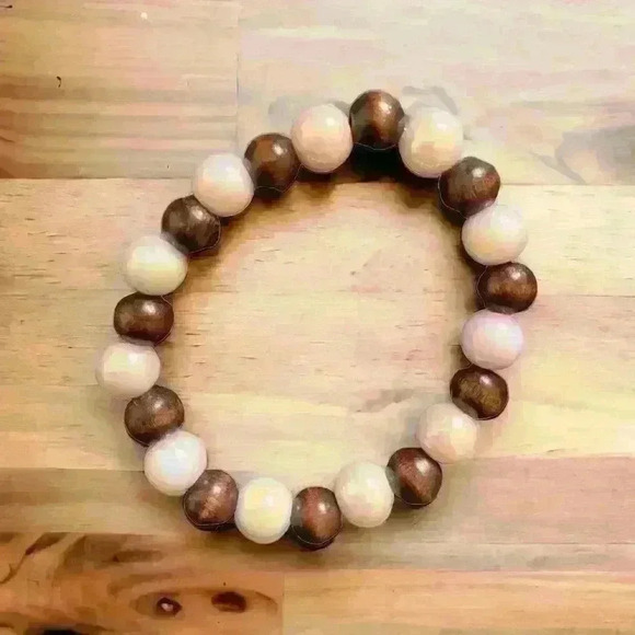 Handmade Beaded Stretch Bracelet New Without Tags - Picture 1 of 2